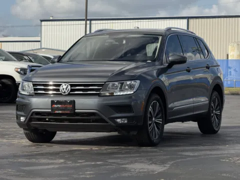 More photos of 2018 Volkswagen Tiguan SEL at Auto Boutique Texas, TX