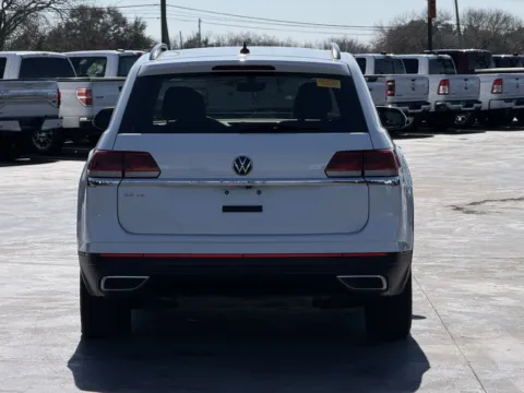 More photos of 2021 Volkswagen Atlas 3.6L V6 SE w Technology at Auto Boutique Texas, TX