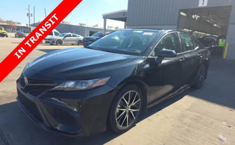 Black 2024 Toyota Camry SE for sale in Alvin, TX