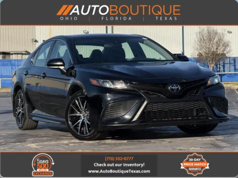 Black 2024 Toyota Camry SE for sale in Alvin, TX