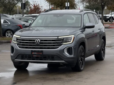 Another view of 2024 Volkswagen Atlas 2.0T SE w Technology for sale in Alvin, TX at Auto Boutique Texas