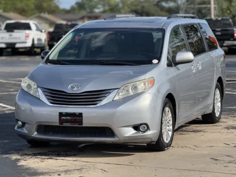 Another view of 2016 Toyota Sienna XLE for sale in Alvin, TX at Auto Boutique Texas