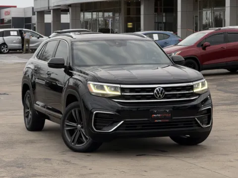Photos of 2022 Volkswagen Atlas Cross Sport 3.6L V6 SEL R-Line for sale in Alvin, TX at Auto Boutique Texas
