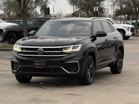 Another view of 2022 Volkswagen Atlas Cross Sport 3.6L V6 SEL R-Line for sale in Alvin, TX at Auto Boutique Texas
