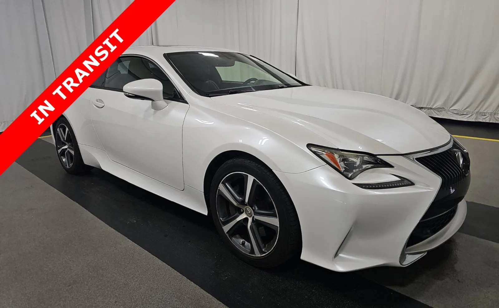 2017 Lexus RC 200t's photo