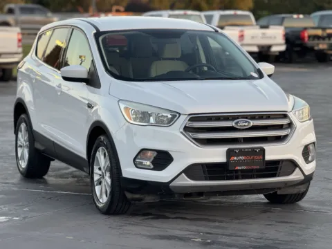 Photos of 2017 Ford Escape SE for sale in Alvin, TX at Auto Boutique Texas