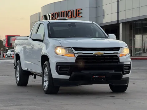 Photos of 2022 Chevrolet Colorado 2WD LT for sale in Alvin, TX at Auto Boutique Texas