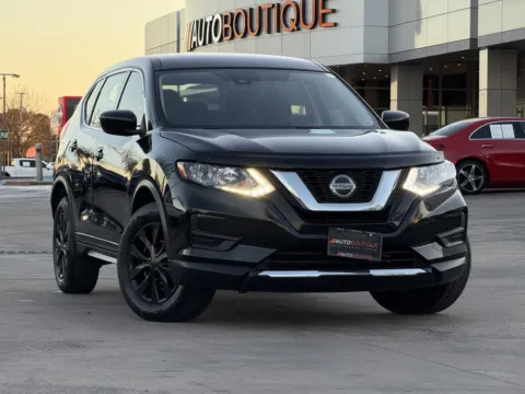 Photos of 2019 Nissan Rogue S for sale in Alvin, TX at Auto Boutique Texas