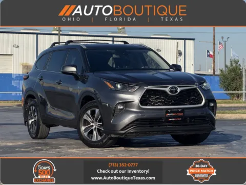 Gray 2024 Toyota Highlander XLE for sale in Alvin, TX