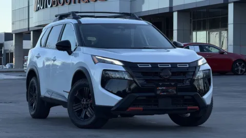 White 2025 Nissan Rogue Rock Creek for sale in Alvin, TX