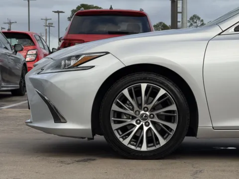More photos of 2020 Lexus ES 300h at Auto Boutique Texas, TX