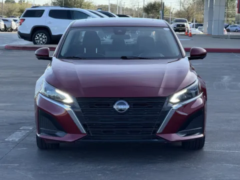 More photos of 2023 Nissan Altima 2.5 SL at Auto Boutique Texas, TX