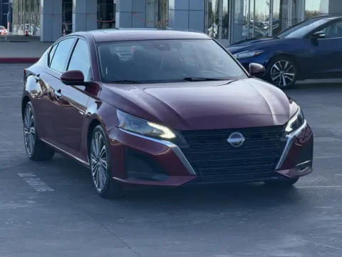 Photos of 2023 Nissan Altima 2.5 SL for sale in Alvin, TX at Auto Boutique Texas