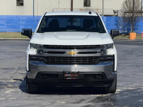 More photos of 2022 CHEVROLET SILVERADO LT at Auto Boutique Texas, TX