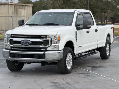 Another view of 2020 Ford Super Duty F-250 SRW XLT for sale in Alvin, TX at Auto Boutique Texas