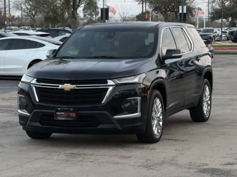 More photos of 2023 Chevrolet Traverse LS at Auto Boutique Texas, TX