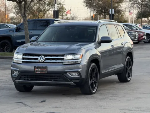 Another view of 2019 VOLKSWAGEN ATLAS SEL 3.6L V6 SEL for sale in Alvin, TX at Auto Boutique Texas