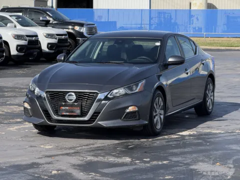 Another view of 2021 Nissan Altima 2.5 S for sale in Alvin, TX at Auto Boutique Texas