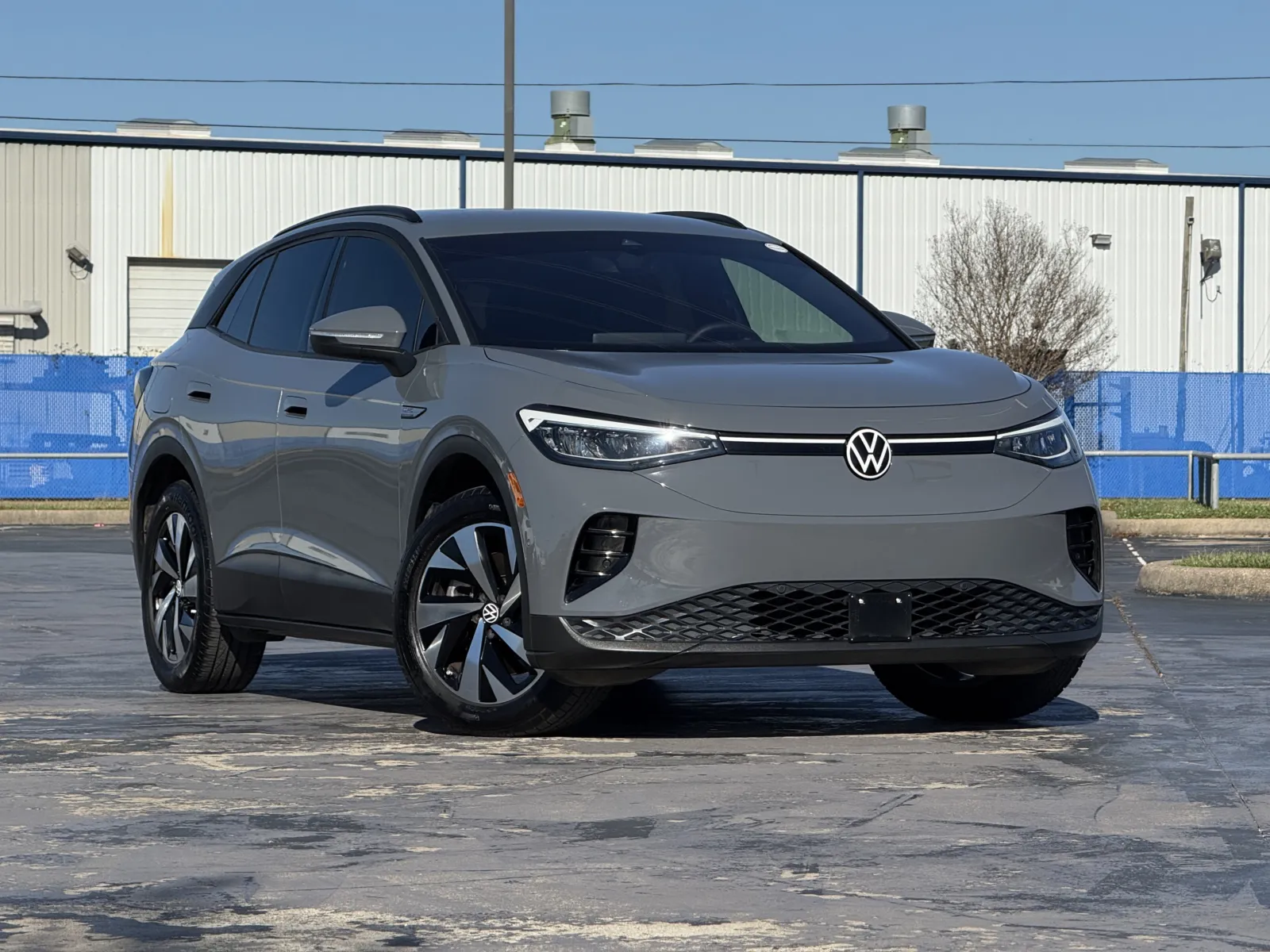 2023 Volkswagen ID.4 PRO's photo