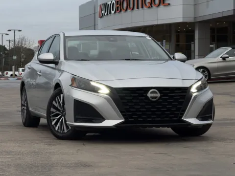 Photos of 2023 Nissan Altima 2.5 SV for sale in Alvin, TX at Auto Boutique Texas