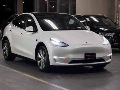 Photos of 2021 Tesla Model Y Long Range for sale in Alvin, TX at Auto Boutique Texas