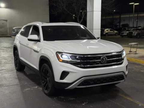 Photos of 2022 Volkswagen Atlas Cross Sport 3.6L V6 SE w Technology for sale in Alvin, TX at Auto Boutique Texas