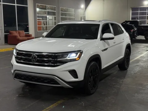 Another view of 2022 Volkswagen Atlas Cross Sport 3.6L V6 SE w Technology for sale in Alvin, TX at Auto Boutique Texas