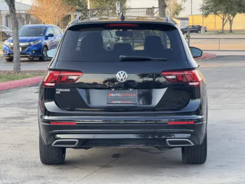 More photos of 2020 Volkswagen Tiguan SE at Auto Boutique Texas, TX