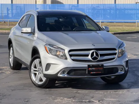 Photos of 2017 Mercedes-Benz GLA 250 for sale in Alvin, TX at Auto Boutique Texas