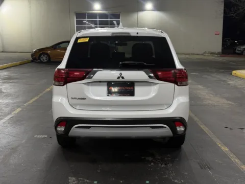 More photos of 2020 Mitsubishi Outlander ES at Auto Boutique Texas, TX