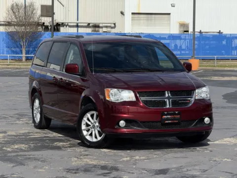 Photos of 2020 Dodge Grand Caravan SXT for sale in Alvin, TX at Auto Boutique Texas