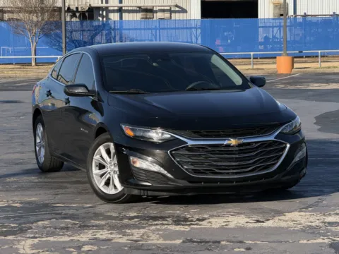 Photos of 2022 Chevrolet Malibu LT for sale in Alvin, TX at Auto Boutique Texas