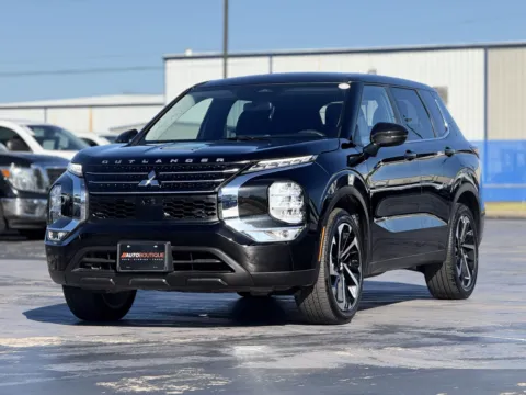 Another view of 2022 Mitsubishi Outlander ES for sale in Alvin, TX at Auto Boutique Texas