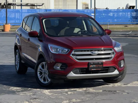Photos of 2017 FORD ESCAPE SE for sale in Alvin, TX at Auto Boutique Texas