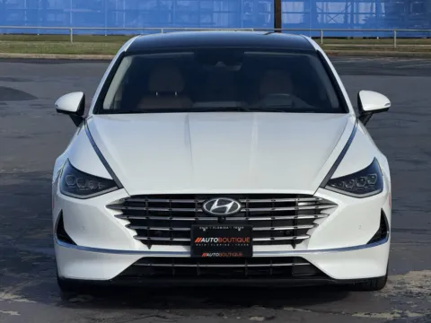 More photos of 2022 Hyundai Sonata Hybrid Limited at Auto Boutique Texas, TX