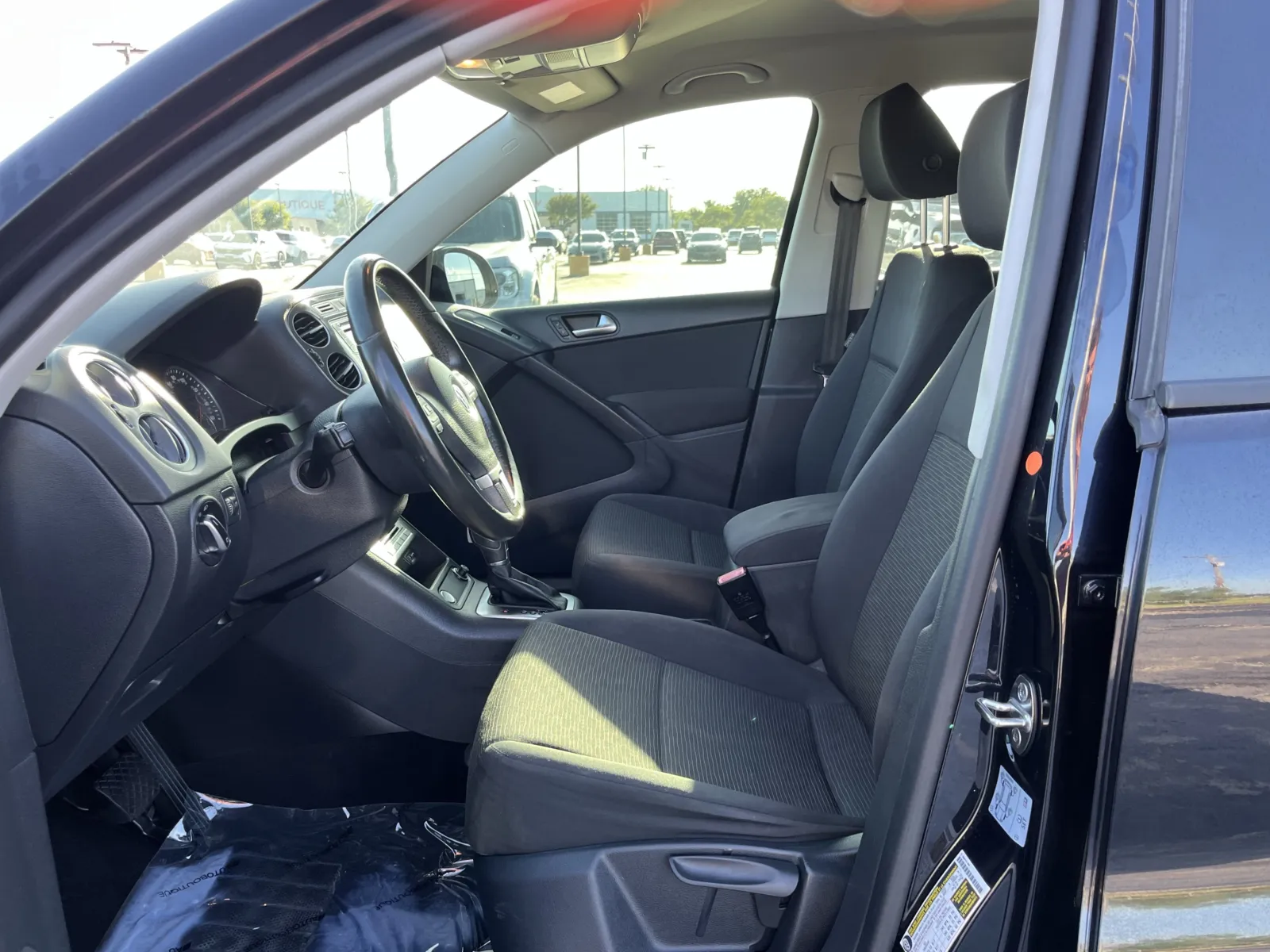 2017 Volkswagen Tiguan Limited Base - Photo 23