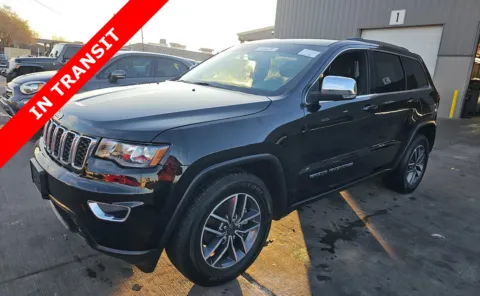 Black 2019 Jeep Grand Cherokee Laredo E for sale in Alvin, TX