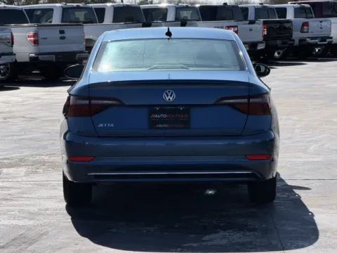 More photos of 2021 Volkswagen Jetta SE at Auto Boutique Texas, TX
