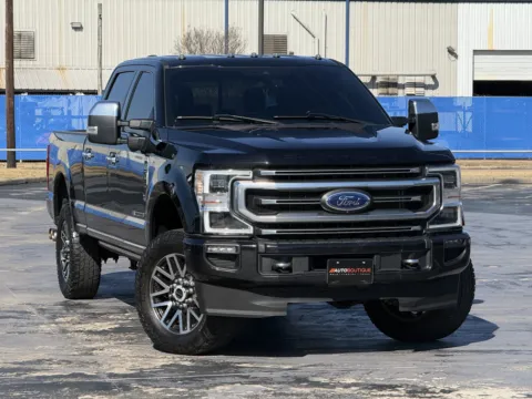 Another view of 2022 Ford Super Duty F-350 SRW Platinum for sale in Alvin, TX at Auto Boutique Texas