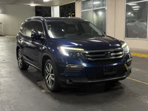 Another view of 2016 Honda Pilot Touring for sale in Alvin, TX at Auto Boutique Texas