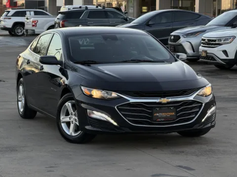 Photos of 2023 Chevrolet Malibu LT for sale in Alvin, TX at Auto Boutique Texas