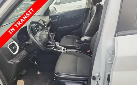 More photos of 2022 Hyundai Venue Limited at Auto Boutique Texas, TX