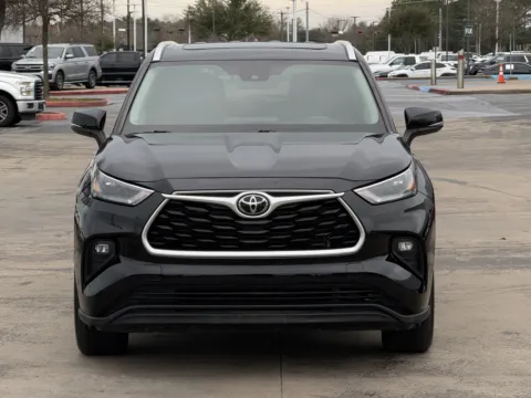 More photos of 2023 Toyota Highlander XLE at Auto Boutique Texas, TX