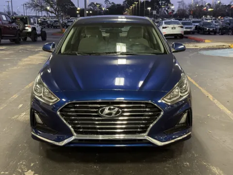 More photos of 2018 Hyundai Sonata SE at Auto Boutique Texas, TX