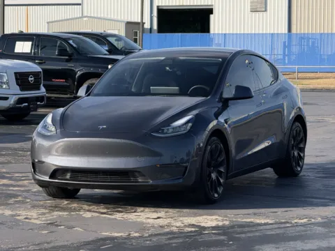 More photos of 2022 Tesla Model Y Long Range at Auto Boutique Texas, TX