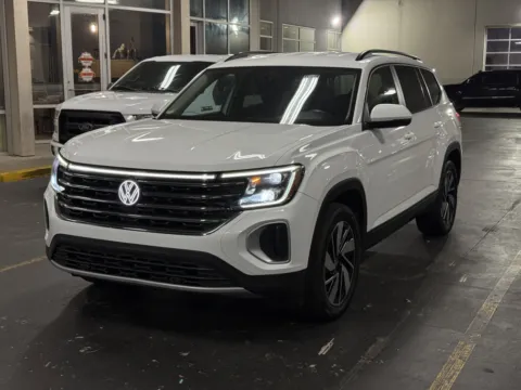 Another view of 2024 Volkswagen Atlas 2.0T SE w Technology for sale in Alvin, TX at Auto Boutique Texas