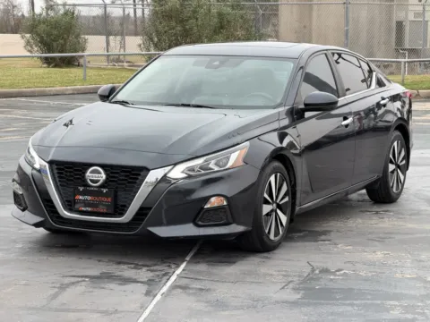 Another view of 2022 Nissan Altima 2.5 SV for sale in Alvin, TX at Auto Boutique Texas