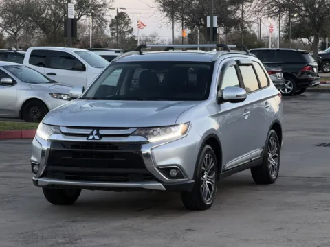 Another view of 2017 Mitsubishi Outlander SE for sale in Alvin, TX at Auto Boutique Texas
