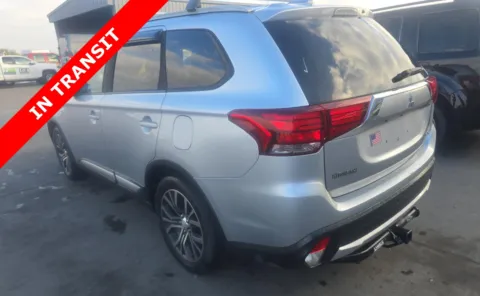 More photos of 2017 Mitsubishi Outlander SE at Auto Boutique Texas, TX