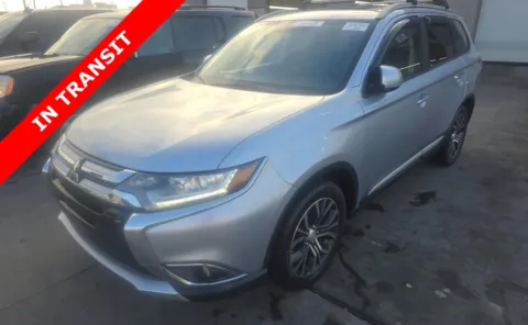 Silver 2017 Mitsubishi Outlander SE for sale in Alvin, TX